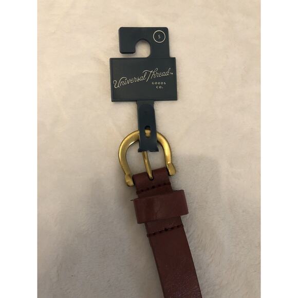 Universal Thread Womens Belt Small Burgundy Buckle Faux Leather Horseshoe NEW - Picture 1 of 10